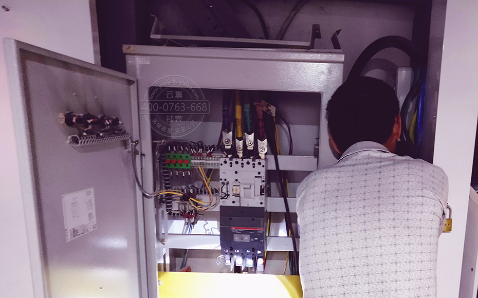 安裝電表和遠(yuǎn)程預(yù)付費(fèi)抄表系統(tǒng)